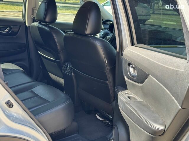 Сірий Ніссан Rogue, об'ємом двигуна 2.5 л та пробігом 78 тис. км за 18690 $, фото 17 на Automoto.ua