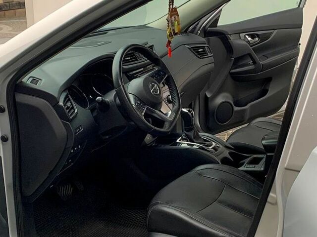 Сірий Ніссан Rogue, об'ємом двигуна 2.5 л та пробігом 110 тис. км за 19500 $, фото 3 на Automoto.ua