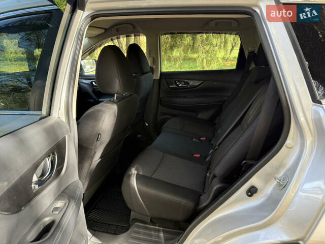 Серый Ниссан Rogue, объемом двигателя 2.49 л и пробегом 148 тыс. км за 14900 $, фото 31 на Automoto.ua