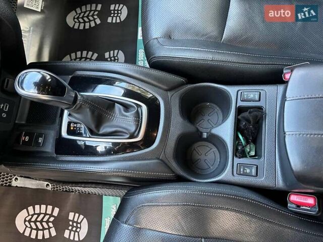 Серый Ниссан Rogue, объемом двигателя 2.49 л и пробегом 109 тыс. км за 18900 $, фото 10 на Automoto.ua