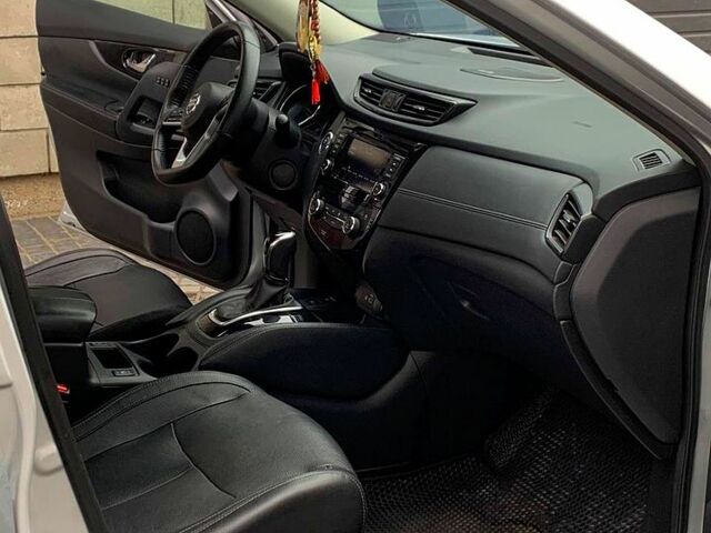 Сірий Ніссан Rogue, об'ємом двигуна 2.5 л та пробігом 110 тис. км за 19500 $, фото 4 на Automoto.ua