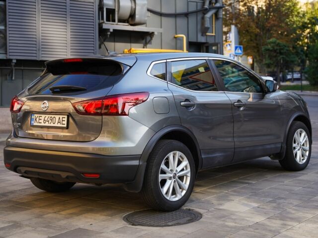 Серый Ниссан Rogue, объемом двигателя 2 л и пробегом 115 тыс. км за 15750 $, фото 3 на Automoto.ua