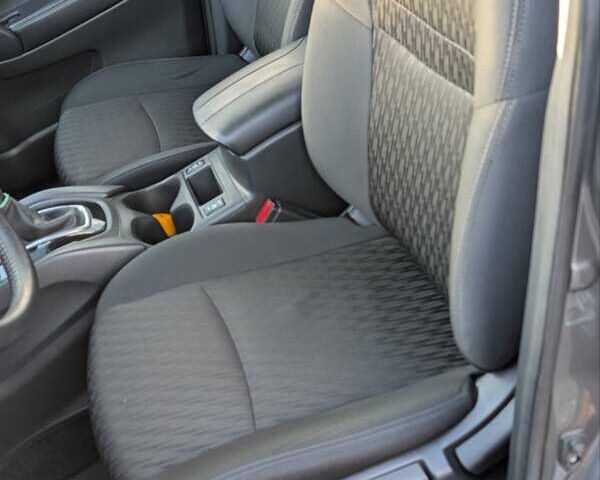 Сірий Ніссан Rogue, об'ємом двигуна 2.49 л та пробігом 90 тис. км за 16700 $, фото 17 на Automoto.ua