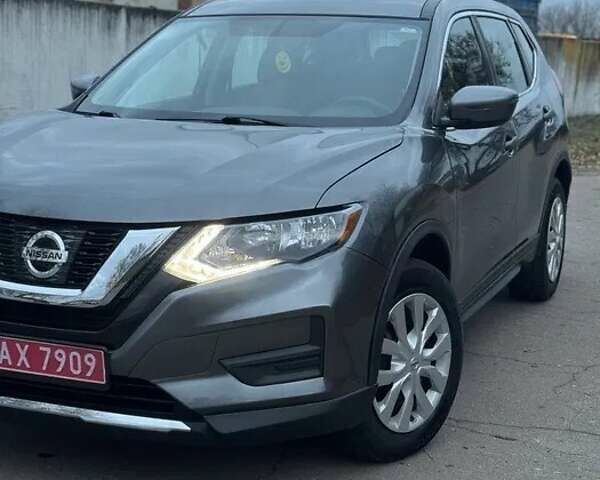 Серый Ниссан Rogue, объемом двигателя 2.49 л и пробегом 256 тыс. км за 15000 $, фото 9 на Automoto.ua