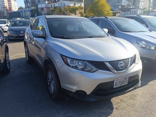 Серый Ниссан Rogue, объемом двигателя 2 л и пробегом 75 тыс. км за 14900 $, фото 1 на Automoto.ua