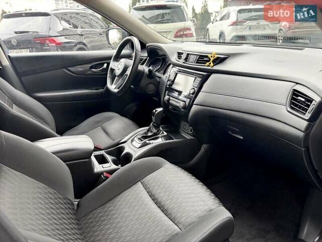 Сірий Ніссан Rogue, об'ємом двигуна 2.49 л та пробігом 117 тис. км за 14777 $, фото 7 на Automoto.ua