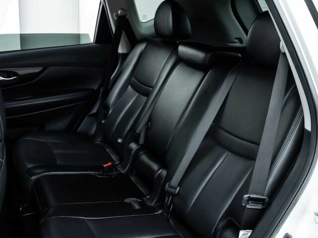 Серый Ниссан Rogue, объемом двигателя 2.5 л и пробегом 40 тыс. км за 4500 $, фото 11 на Automoto.ua