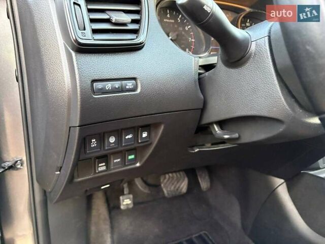 Серый Ниссан Rogue, объемом двигателя 2.49 л и пробегом 93 тыс. км за 19700 $, фото 45 на Automoto.ua