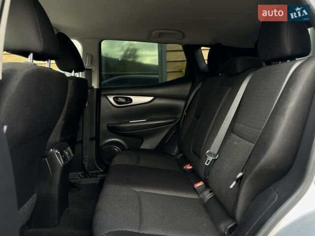 Ниссан Rogue 2019 в Львове на Automoto.ua Серый Ниссан Rogue, объемом двигателя 2 л и пробегом 75 тыс. км за 15200 $, фото 53 на Automoto.ua