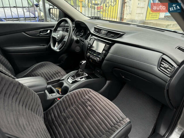 Серый Ниссан Rogue, объемом двигателя 2.49 л и пробегом 85 тыс. км за 15999 $, фото 23 на Automoto.ua