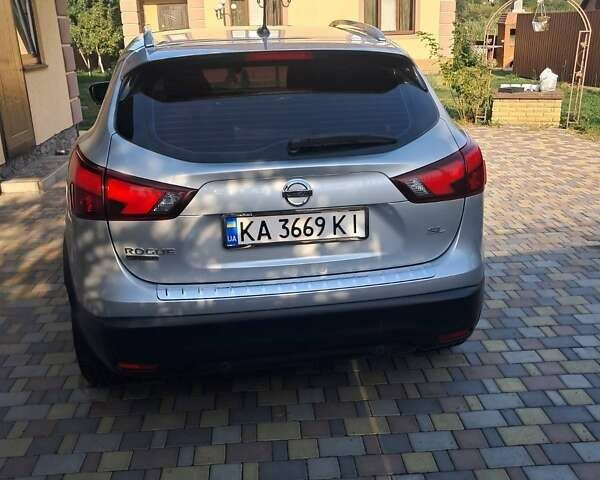 Серый Ниссан Rogue, объемом двигателя 2 л и пробегом 75 тыс. км за 15850 $, фото 3 на Automoto.ua