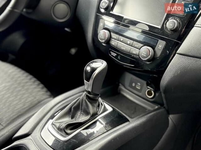 Сірий Ніссан Rogue, об'ємом двигуна 2.49 л та пробігом 117 тис. км за 14777 $, фото 13 на Automoto.ua