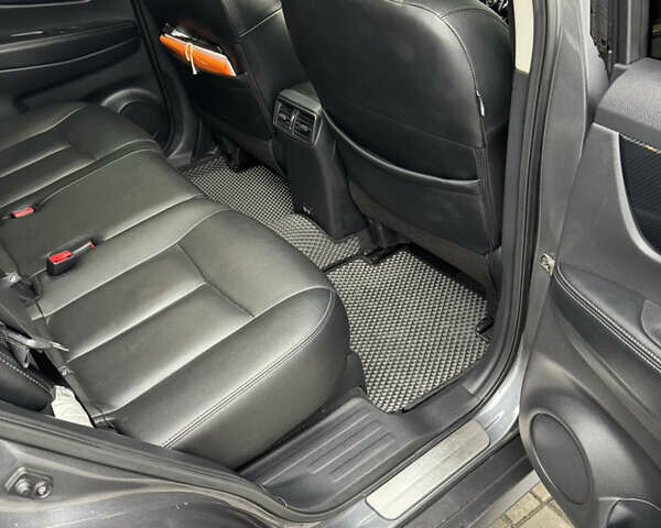 Серый Ниссан Rogue, объемом двигателя 2.49 л и пробегом 74 тыс. км за 18900 $, фото 16 на Automoto.ua