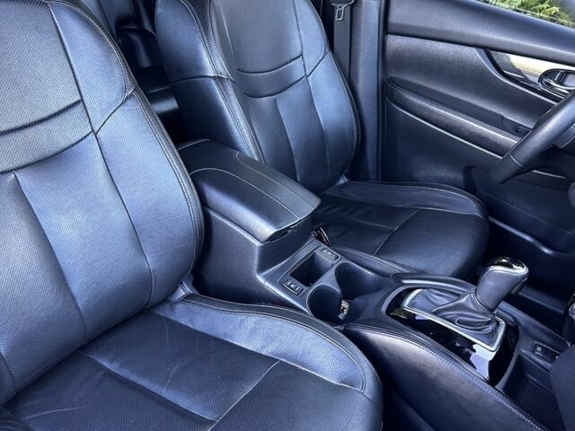 Сірий Ніссан Rogue, об'ємом двигуна 2.5 л та пробігом 112 тис. км за 17182 $, фото 6 на Automoto.ua