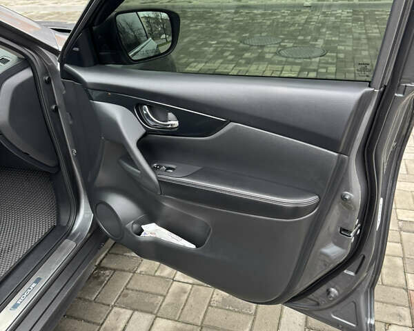 Серый Ниссан Rogue, объемом двигателя 2.49 л и пробегом 74 тыс. км за 18900 $, фото 21 на Automoto.ua