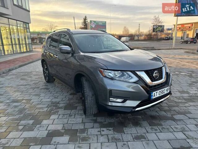 Серый Ниссан Rogue, объемом двигателя 2.49 л и пробегом 89 тыс. км за 15500 $, фото 3 на Automoto.ua