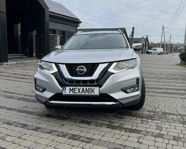 Серый Ниссан Rogue, объемом двигателя 2.49 л и пробегом 136 тыс. км за 17500 $, фото 2 на Automoto.ua