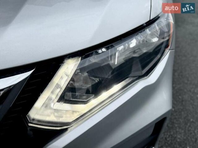 Сірий Ніссан Rogue, об'ємом двигуна 2.49 л та пробігом 117 тис. км за 14777 $, фото 16 на Automoto.ua