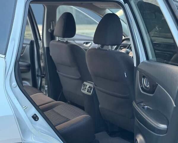 Серый Ниссан Rogue, объемом двигателя 2.5 л и пробегом 167 тыс. км за 14200 $, фото 17 на Automoto.ua