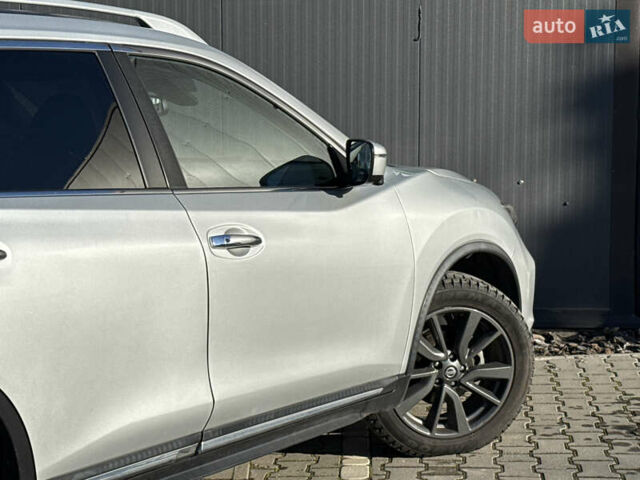 Серый Ниссан Rogue, объемом двигателя 2.49 л и пробегом 180 тыс. км за 15500 $, фото 12 на Automoto.ua