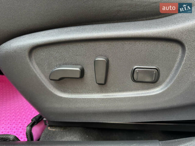 Сірий Ніссан Rogue, об'ємом двигуна 2.49 л та пробігом 61 тис. км за 17000 $, фото 22 на Automoto.ua