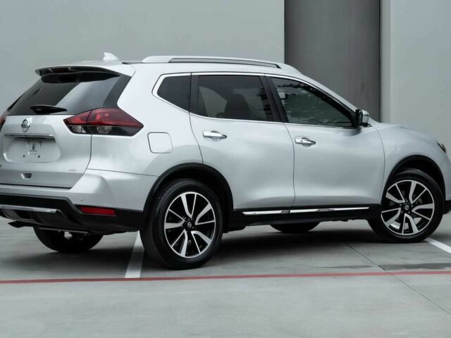 Серый Ниссан Rogue, объемом двигателя 2.5 л и пробегом 40 тыс. км за 4500 $, фото 6 на Automoto.ua