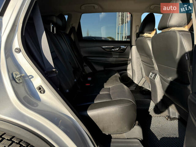 Серый Ниссан Rogue, объемом двигателя 2.49 л и пробегом 180 тыс. км за 15500 $, фото 18 на Automoto.ua