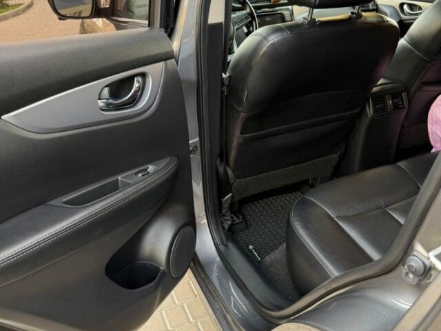 Серый Ниссан Rogue, объемом двигателя 2 л и пробегом 80 тыс. км за 17900 $, фото 5 на Automoto.ua