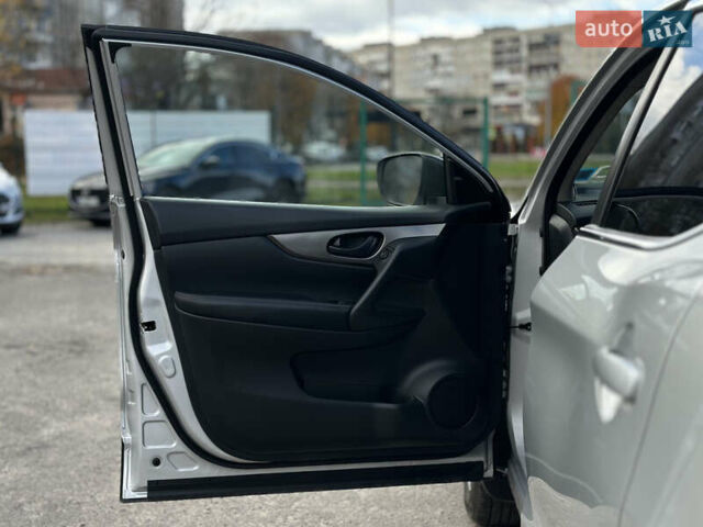 Ниссан Rogue 2019 в Львове на Automoto.ua Серый Ниссан Rogue, объемом двигателя 2 л и пробегом 75 тыс. км за 15200 $, фото 29 на Automoto.ua