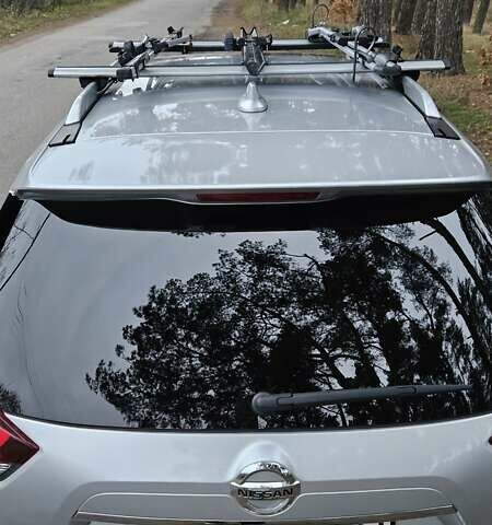 Серый Ниссан Rogue, объемом двигателя 2.49 л и пробегом 116 тыс. км за 15700 $, фото 3 на Automoto.ua