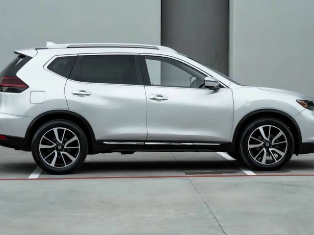 Серый Ниссан Rogue, объемом двигателя 2.5 л и пробегом 40 тыс. км за 4500 $, фото 7 на Automoto.ua