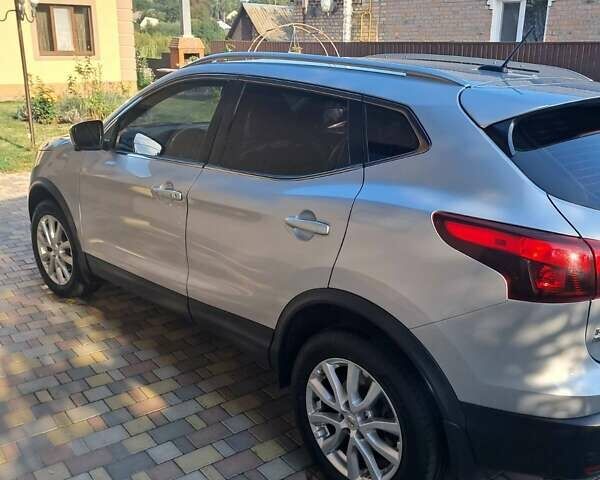 Серый Ниссан Rogue, объемом двигателя 2 л и пробегом 75 тыс. км за 15850 $, фото 4 на Automoto.ua