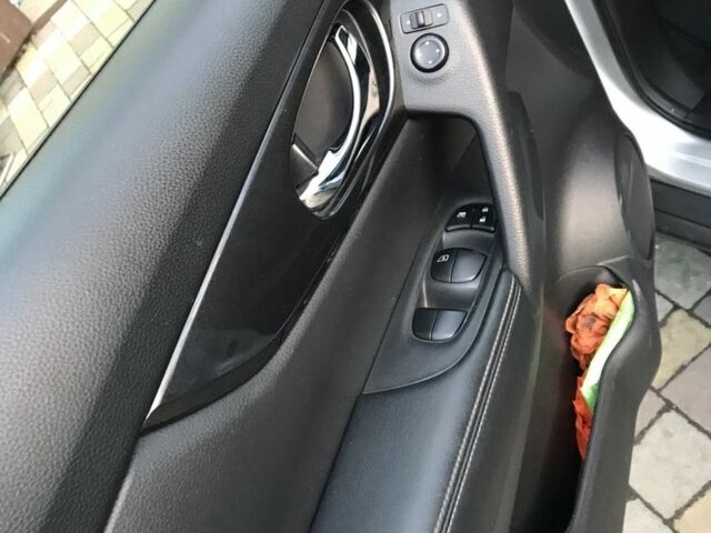 Серый Ниссан Rogue, объемом двигателя 2.5 л и пробегом 42 тыс. км за 16500 $, фото 8 на Automoto.ua