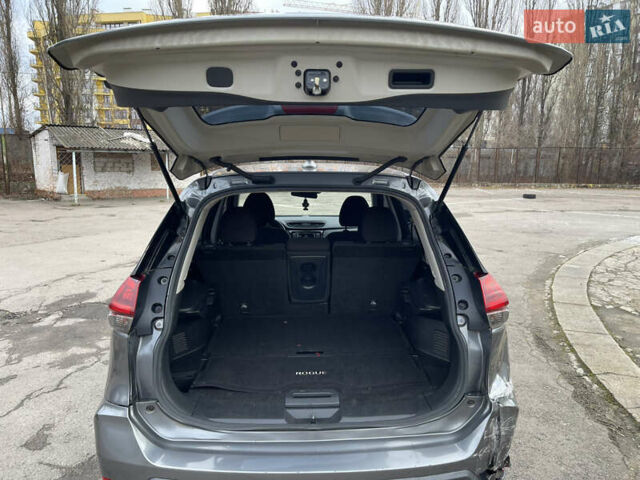 Сірий Ніссан Rogue, об'ємом двигуна 2.5 л та пробігом 140 тис. км за 11700 $, фото 23 на Automoto.ua