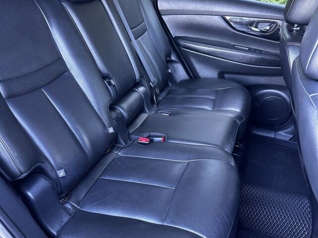 Сірий Ніссан Rogue, об'ємом двигуна 2.5 л та пробігом 112 тис. км за 17182 $, фото 7 на Automoto.ua