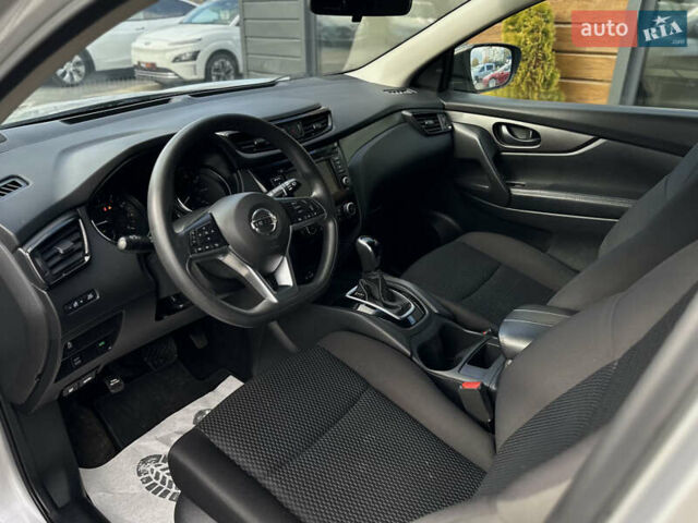 Ниссан Rogue 2019 в Львове на Automoto.ua Серый Ниссан Rogue, объемом двигателя 2 л и пробегом 75 тыс. км за 15200 $, фото 35 на Automoto.ua