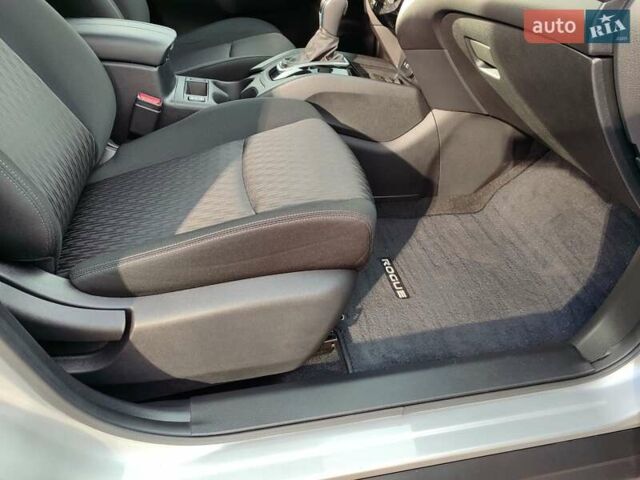 Сірий Ніссан Rogue, об'ємом двигуна 2.49 л та пробігом 15 тис. км за 18300 $, фото 18 на Automoto.ua