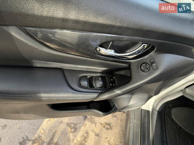 Серый Ниссан Rogue, объемом двигателя 2.49 л и пробегом 148 тыс. км за 14900 $, фото 21 на Automoto.ua