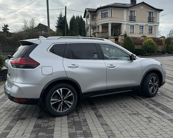 Серый Ниссан Rogue, объемом двигателя 2.49 л и пробегом 136 тыс. км за 17500 $, фото 4 на Automoto.ua