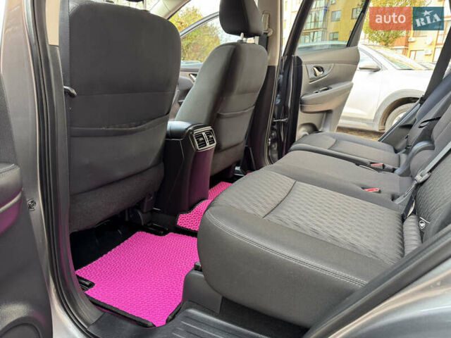 Сірий Ніссан Rogue, об'ємом двигуна 2.49 л та пробігом 61 тис. км за 17000 $, фото 35 на Automoto.ua