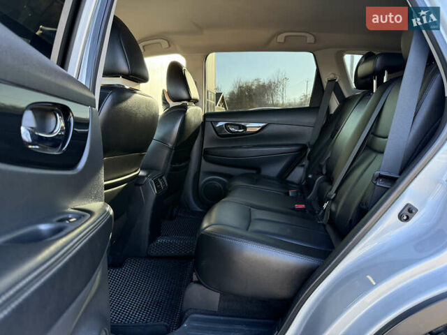 Серый Ниссан Rogue, объемом двигателя 2.49 л и пробегом 180 тыс. км за 15500 $, фото 16 на Automoto.ua