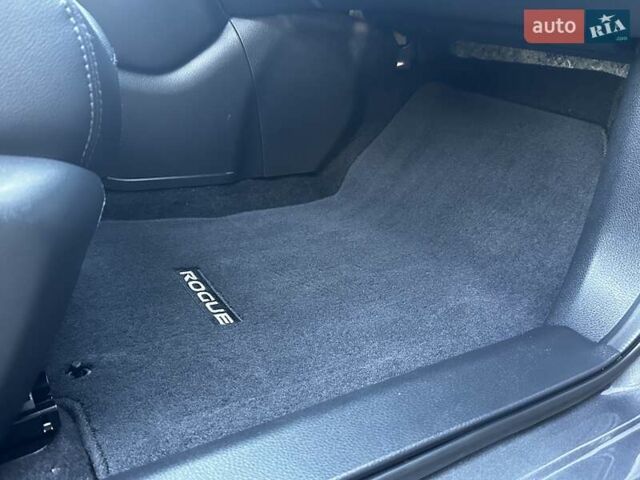 Сірий Ніссан Rogue, об'ємом двигуна 2.49 л та пробігом 174 тис. км за 14950 $, фото 81 на Automoto.ua