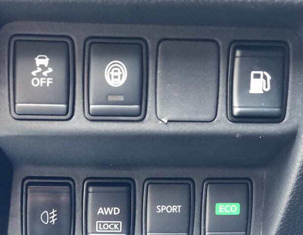 Серый Ниссан Rogue, объемом двигателя 2.49 л и пробегом 77 тыс. км за 15999 $, фото 25 на Automoto.ua