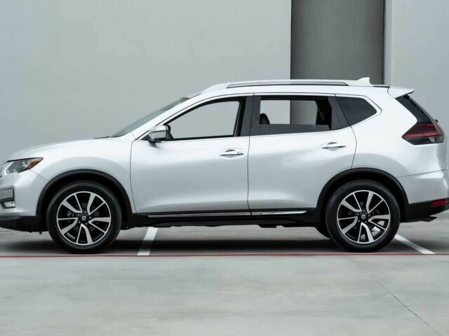 Серый Ниссан Rogue, объемом двигателя 2.5 л и пробегом 40 тыс. км за 4500 $, фото 3 на Automoto.ua