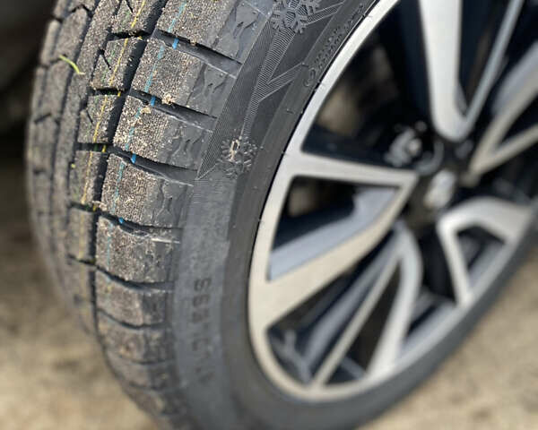 Серый Ниссан Rogue, объемом двигателя 2.5 л и пробегом 170 тыс. км за 14999 $, фото 6 на Automoto.ua