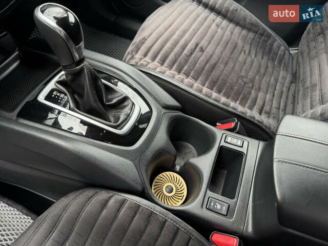 Серый Ниссан Rogue, объемом двигателя 2.49 л и пробегом 85 тыс. км за 15999 $, фото 18 на Automoto.ua