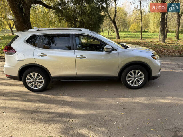 Серый Ниссан Rogue, объемом двигателя 2.49 л и пробегом 148 тыс. км за 14900 $, фото 7 на Automoto.ua