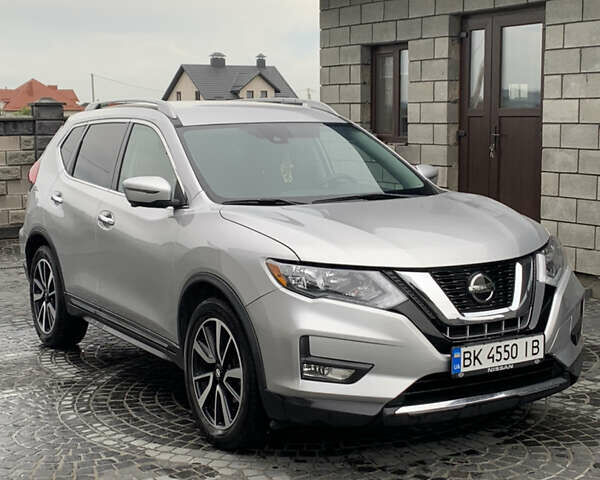 Сірий Ніссан Rogue, об'ємом двигуна 2.49 л та пробігом 105 тис. км за 18200 $, фото 1 на Automoto.ua