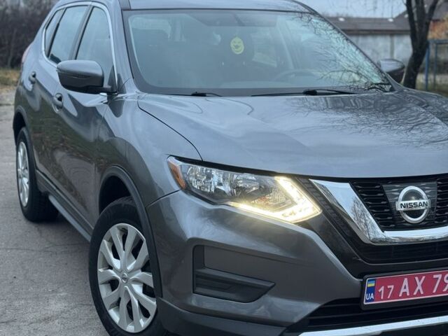 Серый Ниссан Rogue, объемом двигателя 2.5 л и пробегом 122 тыс. км за 14250 $, фото 6 на Automoto.ua