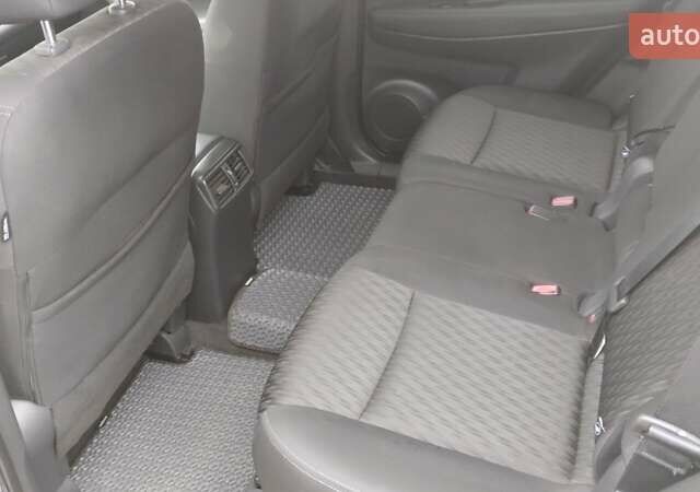 Серый Ниссан Rogue, объемом двигателя 2.49 л и пробегом 68 тыс. км за 16900 $, фото 10 на Automoto.ua